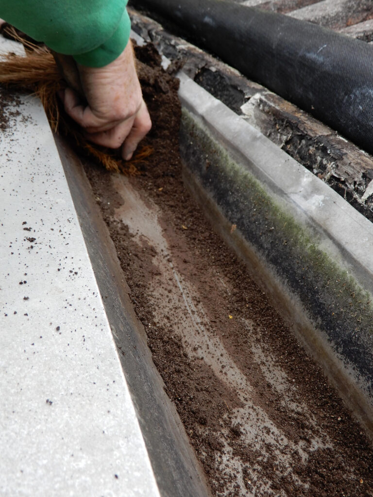 Concrete guttering replacement service